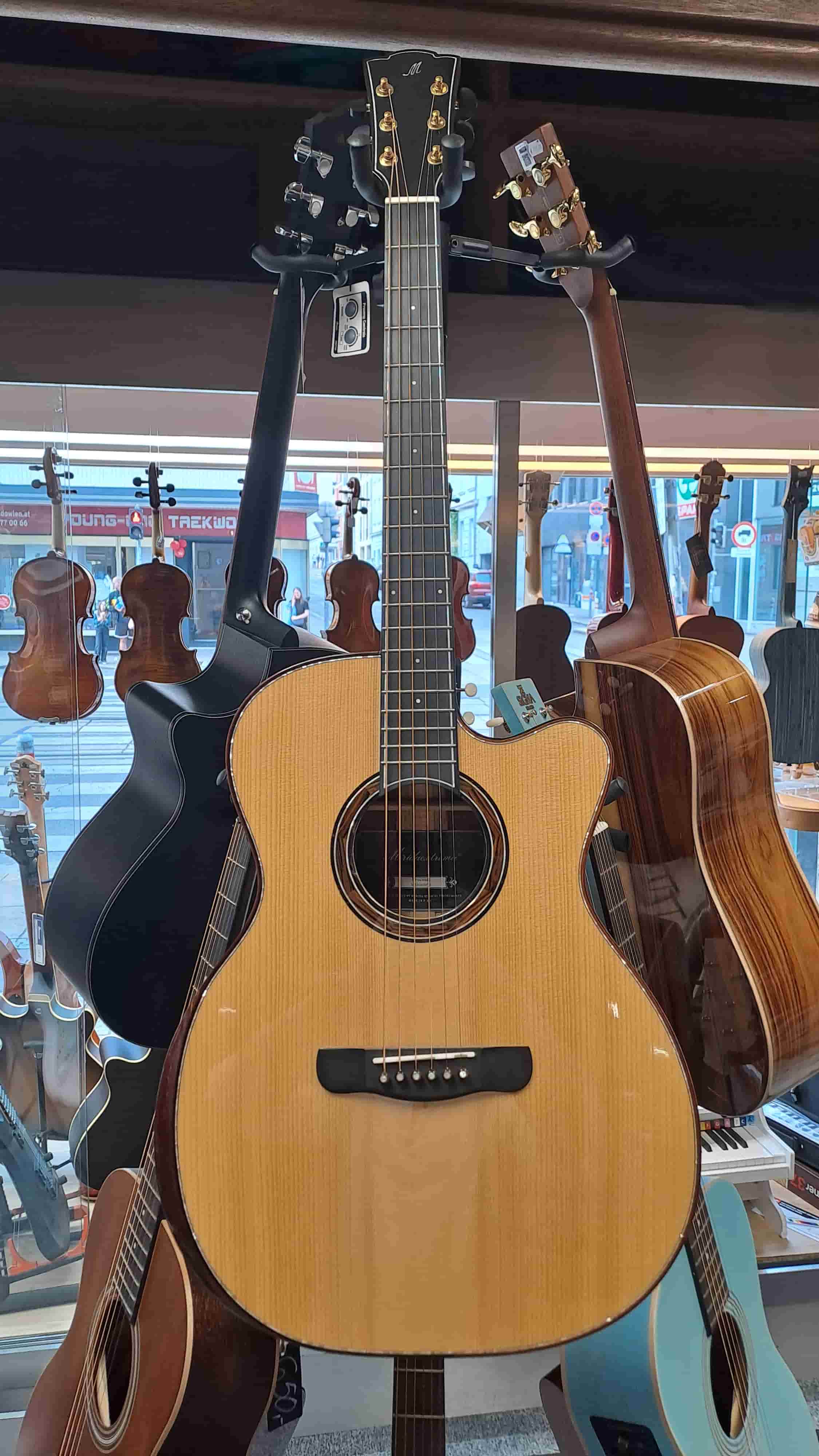 Westerngitarren in großer Auswahl